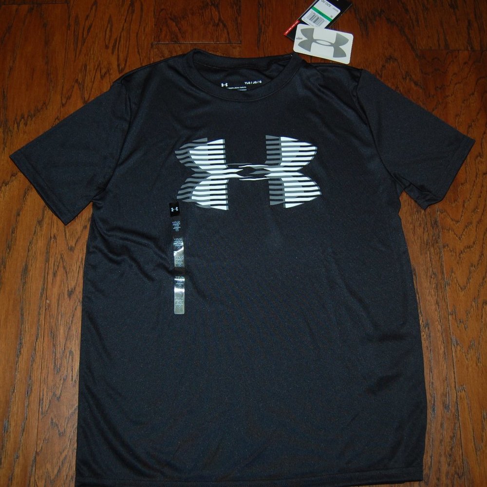 NWT Boys Under Armour black logo tee Size L Dri-fit